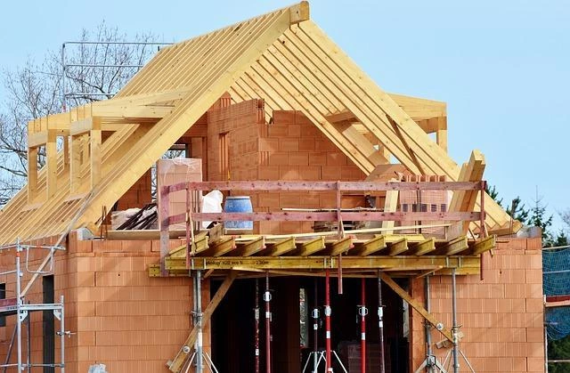 Usługi budowlano-dekarskie: budowa i remonty dachów